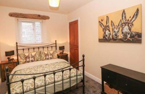 Howard's Hideaway - Photo 11