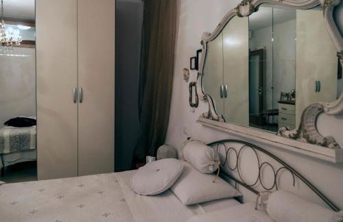 CASA DEL SOLE APPARTAMENTO N° 2 WHITE AND GOLD ROOM - Foto 26