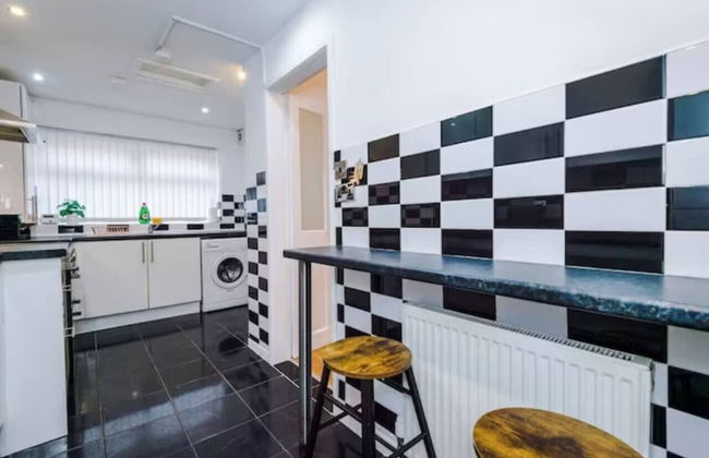 Spacious 4-Bed House Manchester - Foto 18