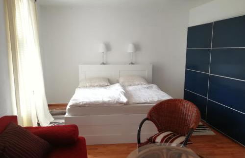 Ehemalige Bibliothek Apartment für 2 mit Küche Kamin Netflix Parken und Hofladen - Foto 4