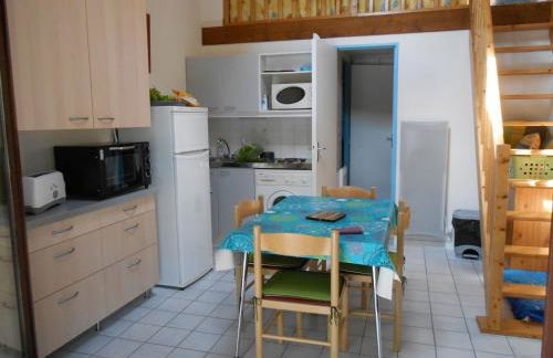 Pavillon avec piscine commune et jardin à 800m de la plage - FR-1-336-72 - Foto 7