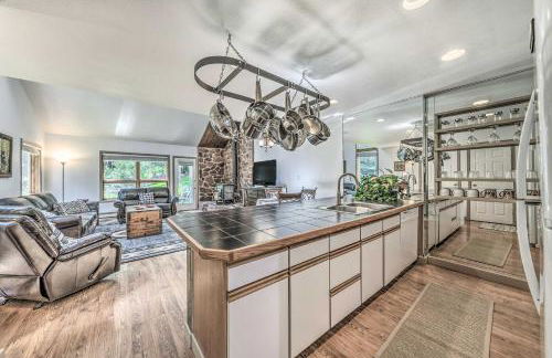 Cozy Cloudcroft Townhome about 1 Mi to Burro Ave! - Photo 11