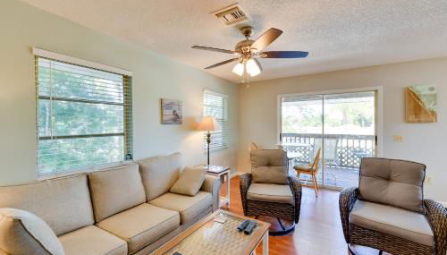 Coastal Oasis with Shared Pool, 2 Mi to Beach! - Foto 5