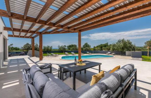 A lovely poolside villa in Krnica ideal for family - Foto 7