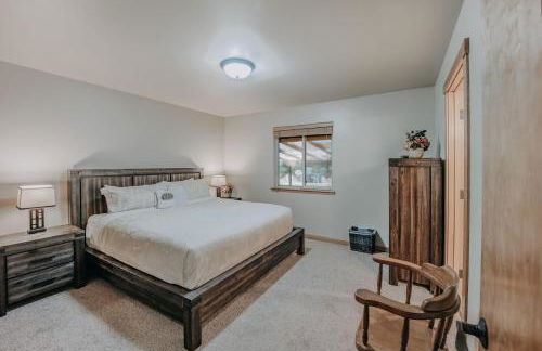 Glacier Springs Cabin 65 - Hot Tub - Wi-Fi - Foto 26