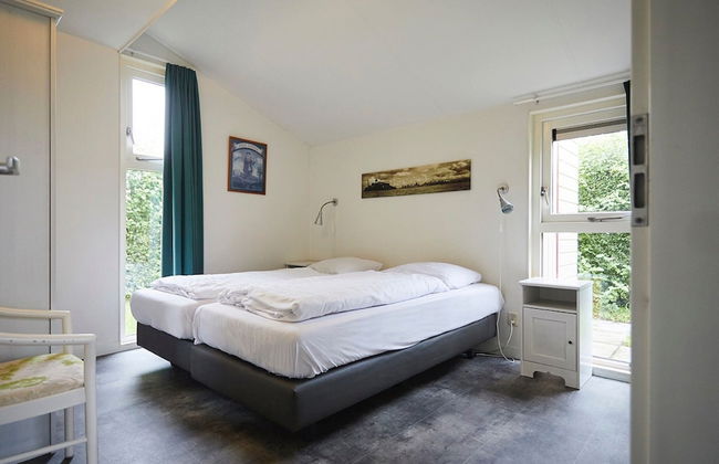 Holiday Home in Zeeland Near Lake & Sauna - Foto 2