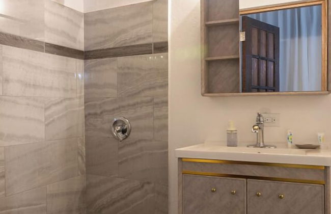 Hugo's Rental - Photo 59