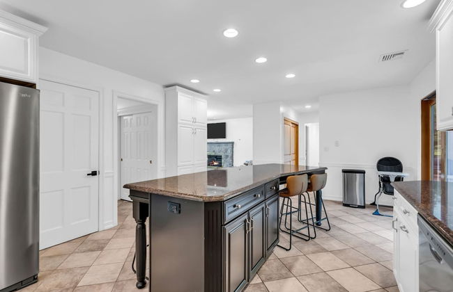 Huge Home w Entertainment Gourmet Kitchen - Foto 71