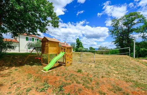 4 Bedroom Gorgeous Home In Pican - Photo 26