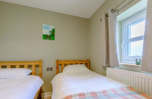 Maesyrhaf - Photo 17