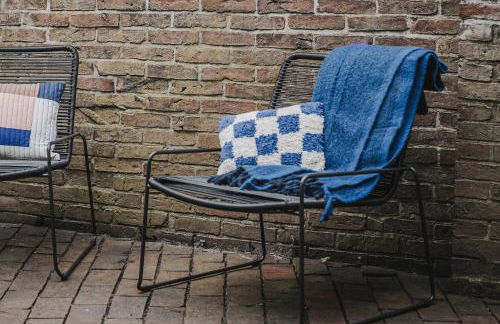 JOBOSTAYS - LINDEN Family Apartment Oldenburg - sehr geräumig 110m2 - Terrasse mit Gartenblick - voll ausgestattete Küche - 2 Bäder - Babybett - 10 Min zu Fuß zum Bahnhof - kostenloses WLAN - Parkplatz - kontaktfreier Check-In - Photo 54