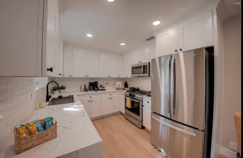 Folsom Old Town Escape • Cozy Cottage + Library - Foto 44