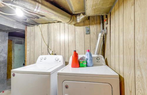 Cozy Helper Home with Fenced Yard, Pets Welcome - Foto 25