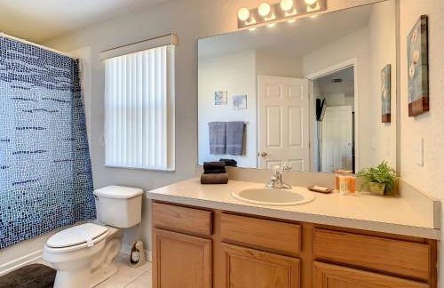 Charming & Cozy Getaway! Lazy River! - Foto 18