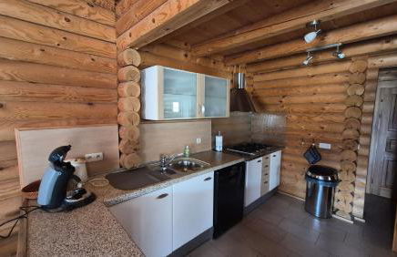 CHALET EN FUSTE, JACUZZI PRIVE, TERRASSE et VUE MONTAGNE DANS CAMPING 3 ETOILES - Foto 18