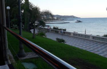 Bilocale in palazzo quinto piano con ascensore - Foto 8