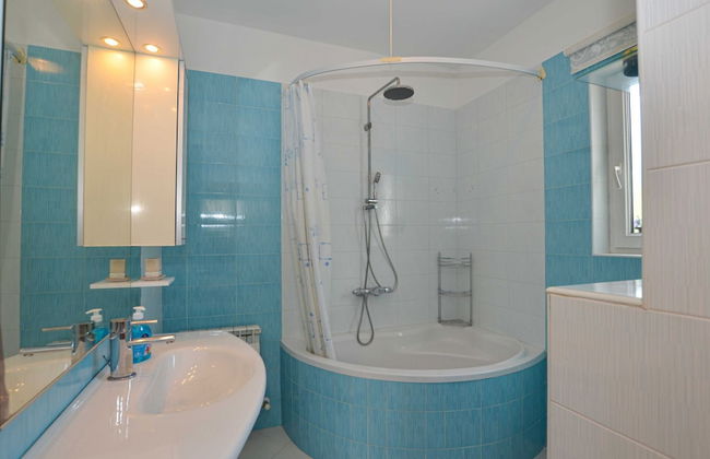 Radovani Peaceful and Serene Apartment With Terrace - Foto 30