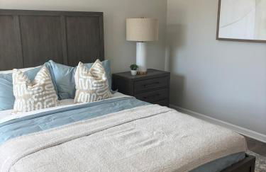 The Golden Palm Mins to Eastport Square and Middleton With Electric Golfcart - Foto 8