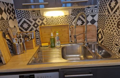 2 pièces dans le centre avec petite terrasse 3*** - Foto 6