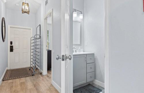 Great Town Home with Lazy River - Foto 24