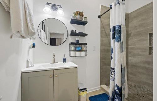 Charming Escape with Hot Tub & Fire Pit Winter Haven! - Foto 40