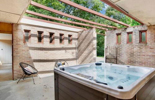 Midcentury Modern - Pool & Hot tub - Retro Retreat - Foto 2