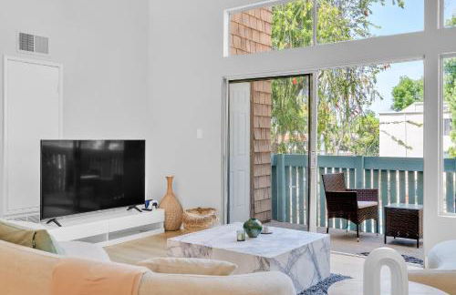 High Ceilings 3BR with Loft-2 Baths Pool & Jacuzzi - Foto 13