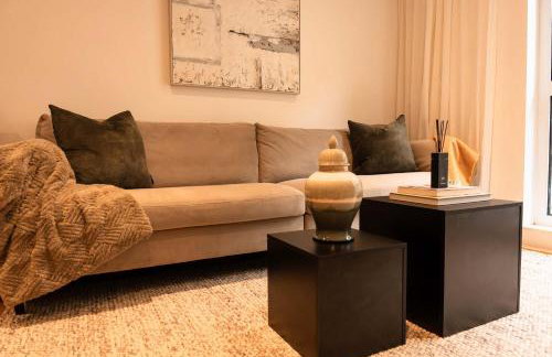 Premium Tower Hill Serviced Apartment - Photo 19