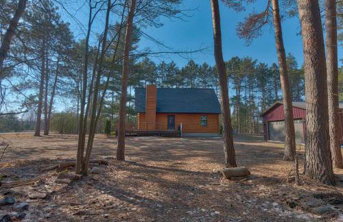 Charming & Cozy Chalet; Minutes to Shanty Creek! - Foto 7