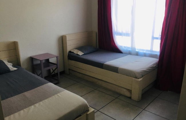 Pool-bbq-3br-2baths-parking-safe-family-friendly - Photo 3