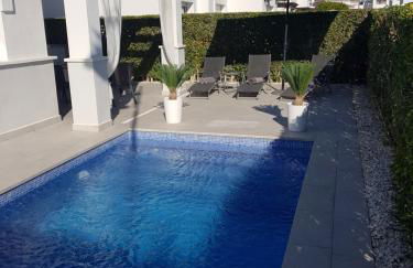 Villa mit privatem Pool, zentrumsnah - Foto 3