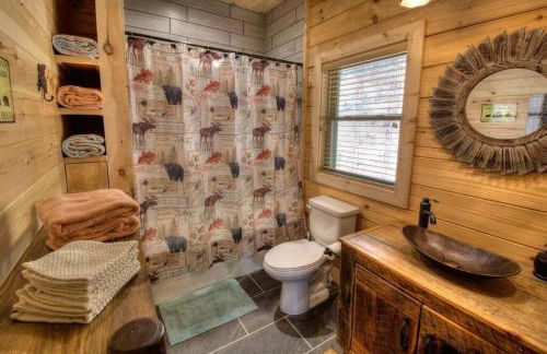 Honeymoon Getaway in woods near NOC and Smoky Mtn RR - Foto 10