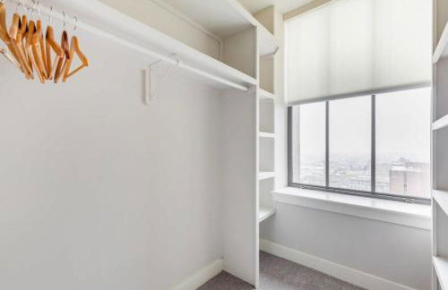 2B 2BA Distinguished Apartment Rooftop Pool & Gym - Foto 27