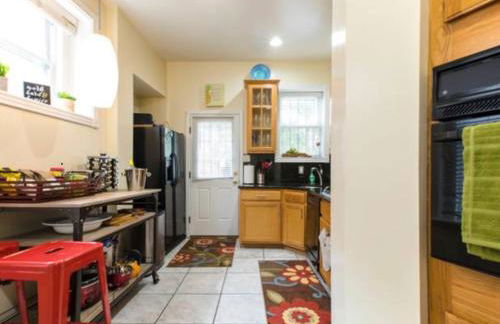 Convention Center/Logan Circle Large Cozy House. - Foto 6