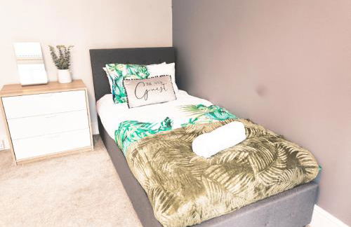 Large 3 Bedroom Home, Sleeps 7, Ideal for Families & Contractors, Long-Stay Friendly, Hosted by Clark Property Estates - Foto 24