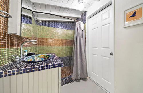 Beach Cottage with Soaking Pool and Outdoor Oasis - Foto 25