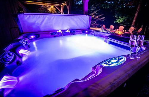 Massive Log Chalet with Hot Tub - Foto 39