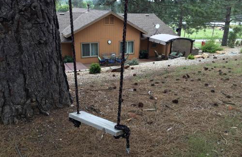 Luxury Cabin Rental with a Fire Pit in Coulterville, California - Foto 8