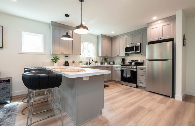 Epic House Near Griffith Observatory - Photo 22