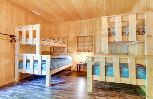 Tranquil La Prairie Retreat with Patio and Fireplace! - Foto 16