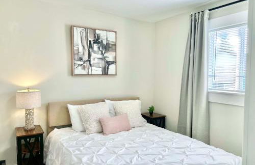 Modern Deluxe Kitchen, King Bed, Laundry, DT Renton close to Valley Med & SeaTac - Foto 7