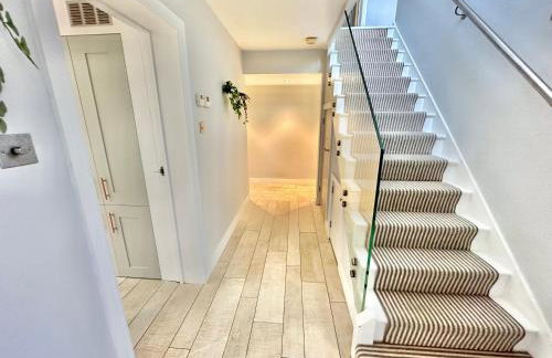 5 Bed House - Pool - Hot Tub - Sauna - Pool Table - Near New Forest and Beach - Sleeps 12 - Photo 52