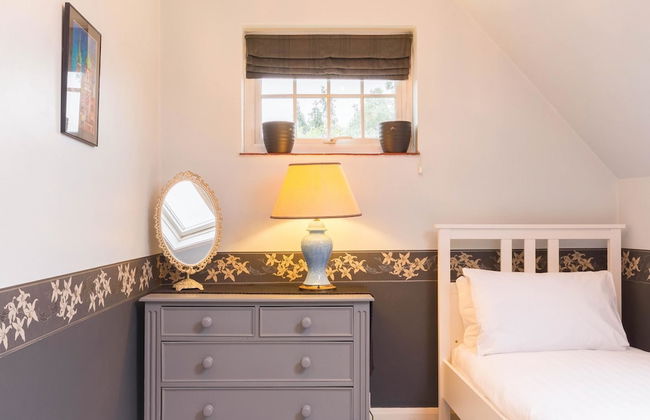 HOLIDAY HOME OF THE MONTH Finchley Sleeps 4 - Foto 5