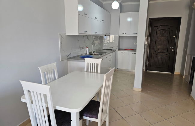 Sea View 1-bed Apartment in Vlore - Photo 10