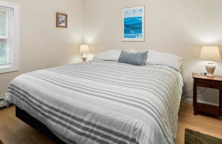 Cozy Colchester Cabin near Lake by RedAwning - Foto 28