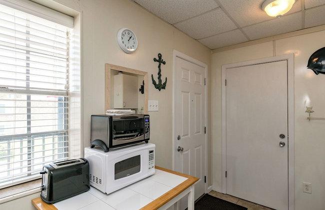 Buried Treasure by Silver Sands Vacation Rentals - Photo 15