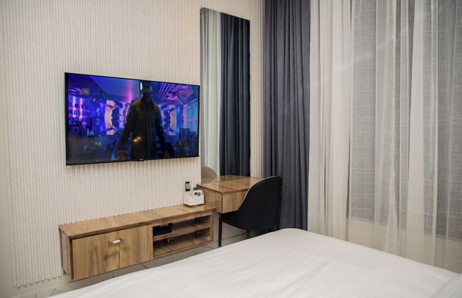 unreal homes - Photo 9