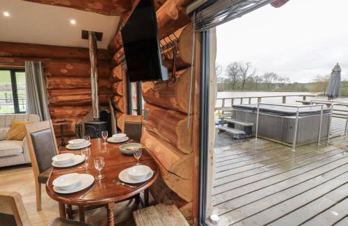 Cedar Cabin at Salford Court Farm Fishing Cabins - Foto 9