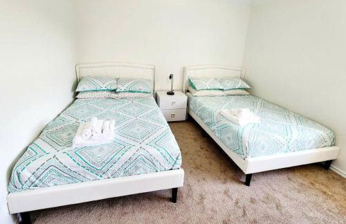 4 BR w/ Pool 10 min to Six flags, AT&T Stadium & Glode Life Park - Foto 15