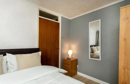 Woodhouse Stays for Contractor and Family Stay, Free Parking, Fast WiFi - Foto 60
